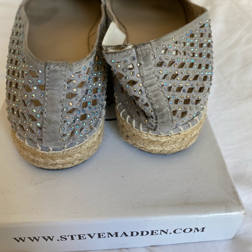 Steve Madden Pretty Grey Multi Flats (Size 7.5) - image 4